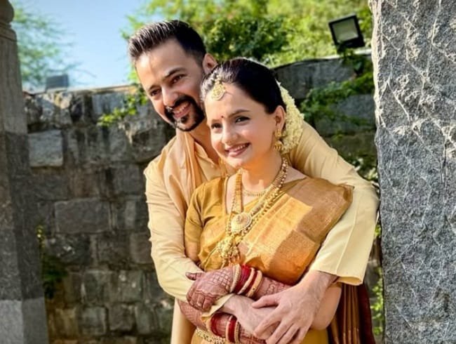 Gopi Bahu उर्फ जिया मानेक ने एक्टर वरुण जैन संग रचाई शादी